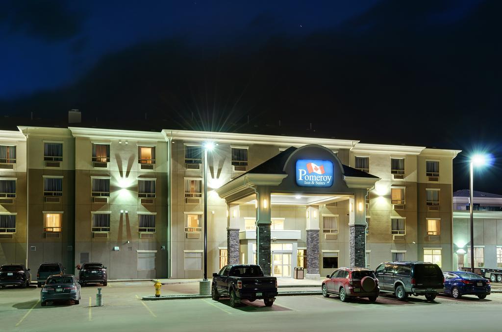 Pomeroy Inn And Suites Vermilion Exterior photo
